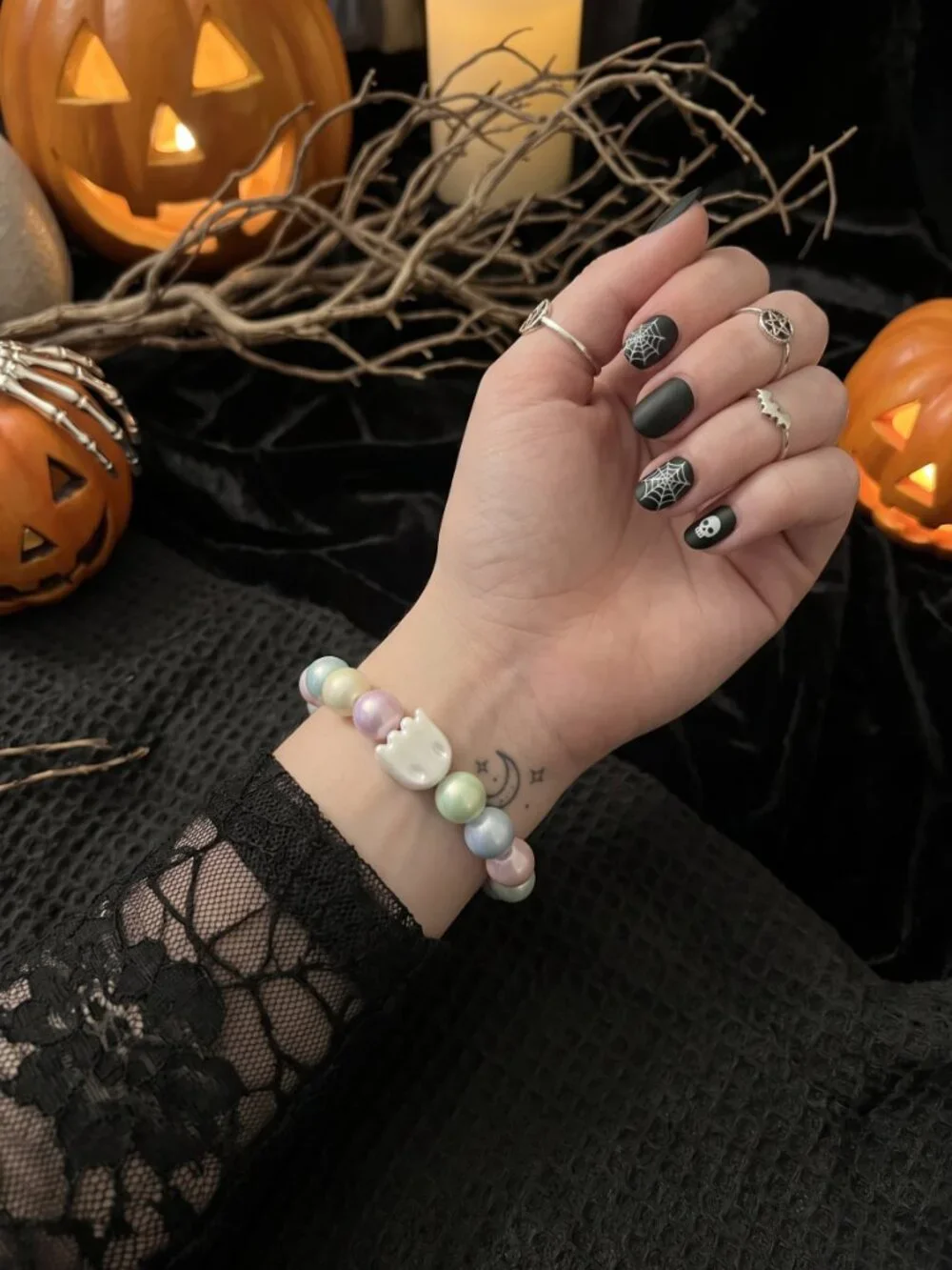 Designs by Forte Glow-In-The-Dark Ghost Pastel Pearl Stretch Bracelet